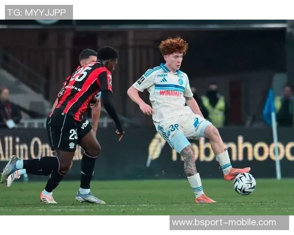 足总杯激情对决巴黎圣日耳曼大胜曼联引发转会热议