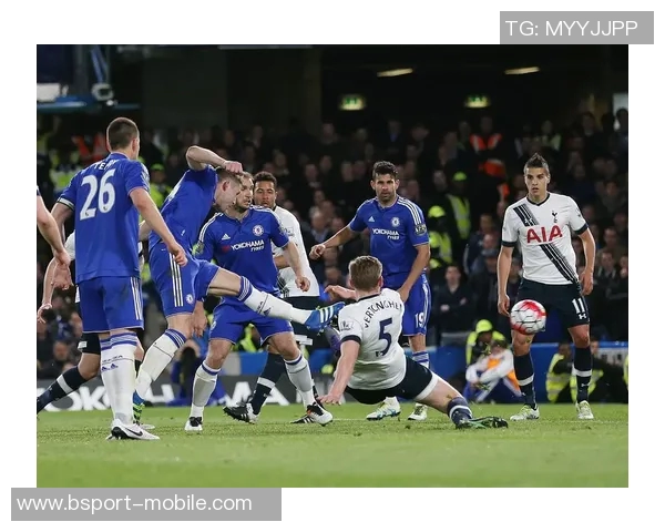 英超激战：那不勒斯与热刺战成平局补时进球引发全场狂欢与转会传闻